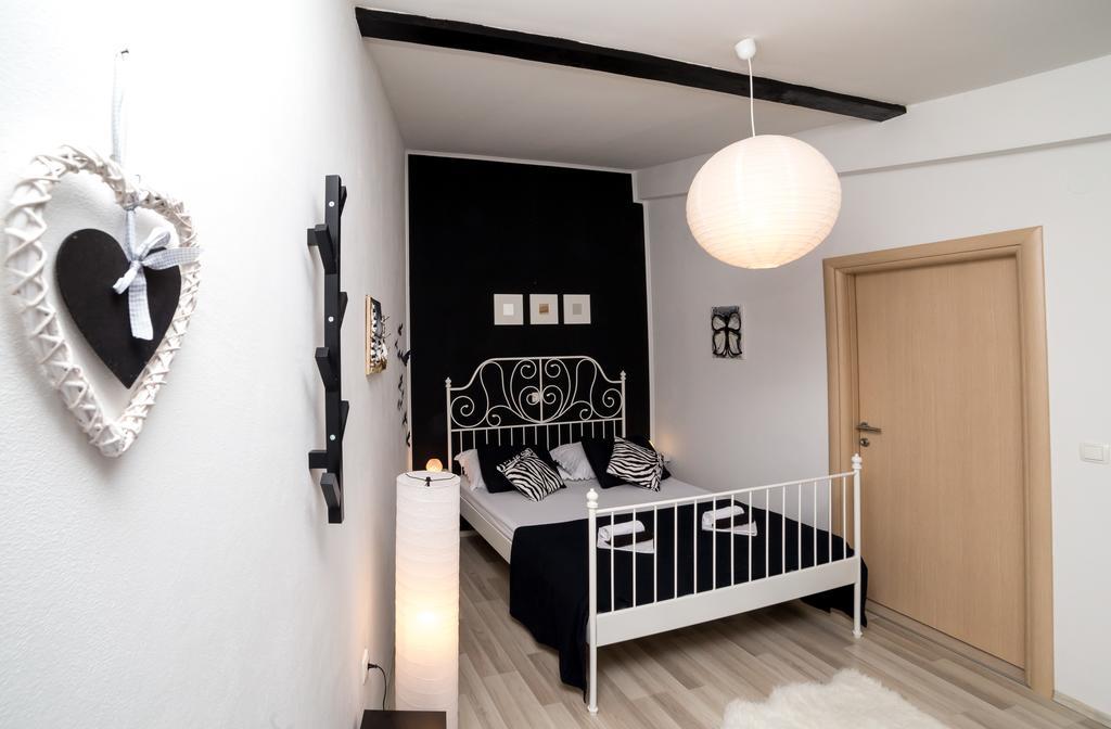 Apartments Zara Петрчане Екстер'єр фото