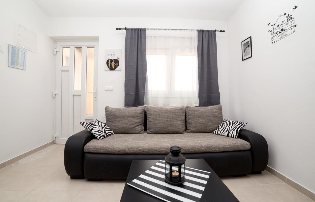 Apartments Zara Петрчане Екстер'єр фото