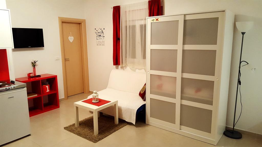 Apartments Zara Петрчане Екстер'єр фото